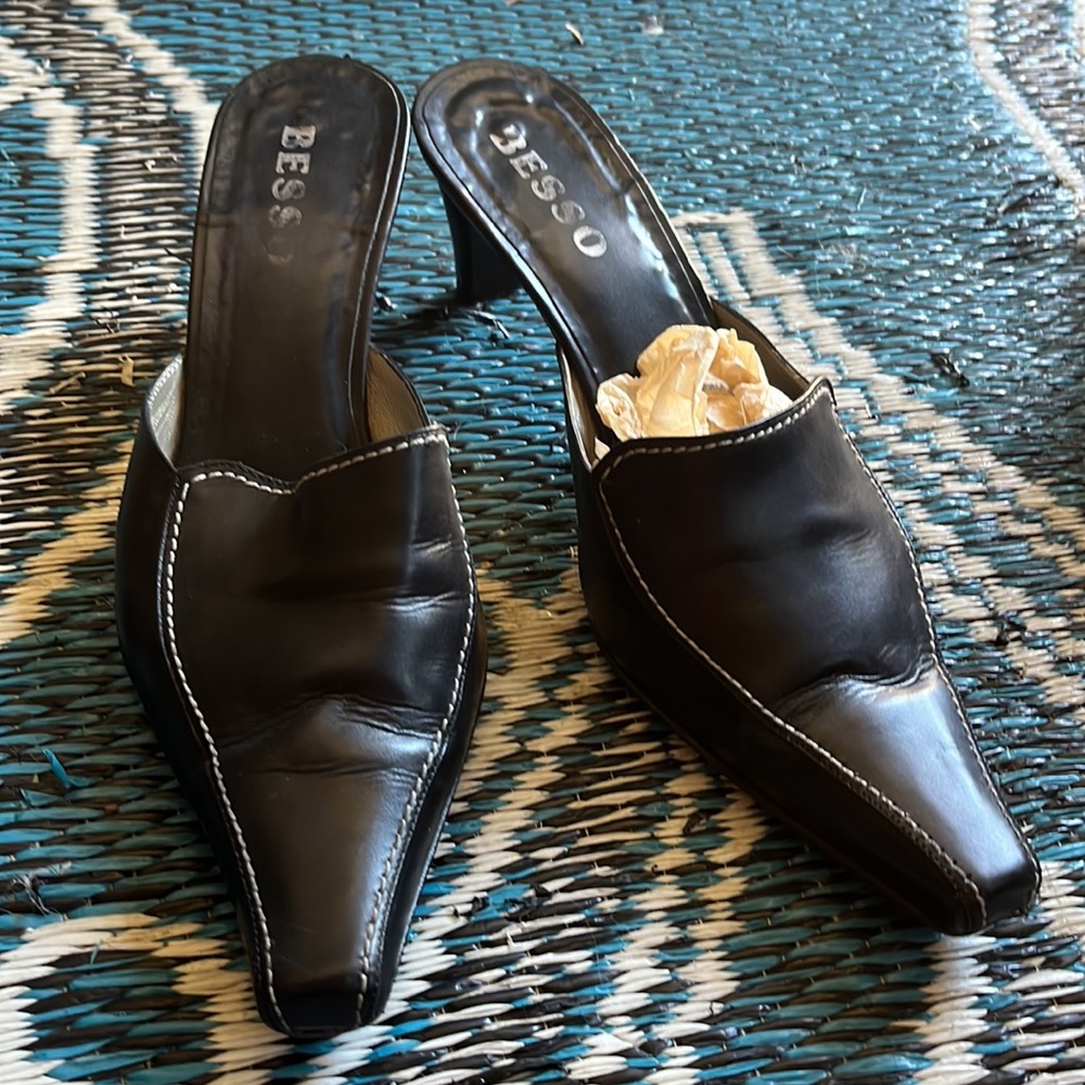 Besso  Heeled Slides - Picture 7 of 7